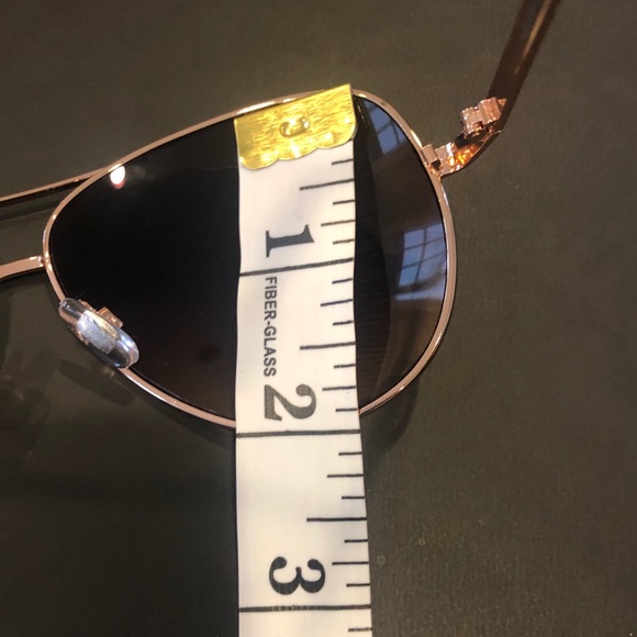 LIZ CLAIBORNE NWOT aviator sunglasses - Picture 5 of 5
